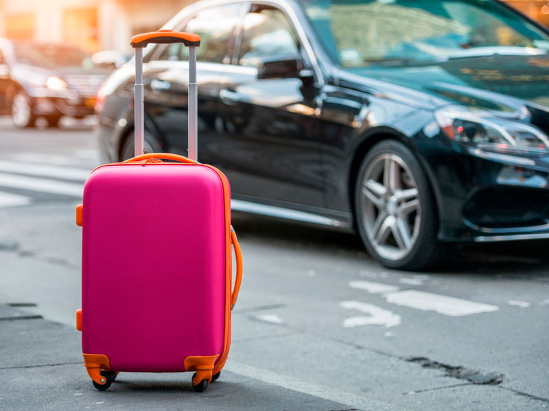 ¿Merece la pena reservar un traslado privado al aeropuerto?